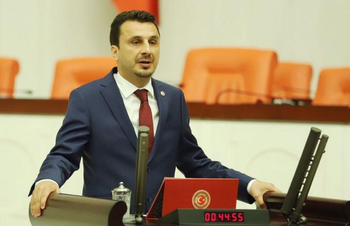 Bakan Ersoy’a sordu: Yanan ormanların içinde turizm tesislerine tahsisi yapılmış alan var mı?