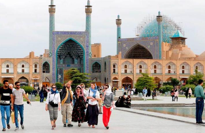 İran sınır kapılarını turistlere kapattı