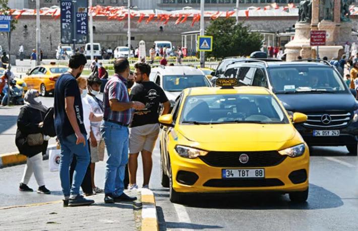 İstanbul’un bitmeyen taksi çilesi… Turist avına devam ediyorlar