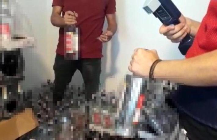 Antalya'da 12 otelde 5 bin litre kaçak içki ele geçirildi