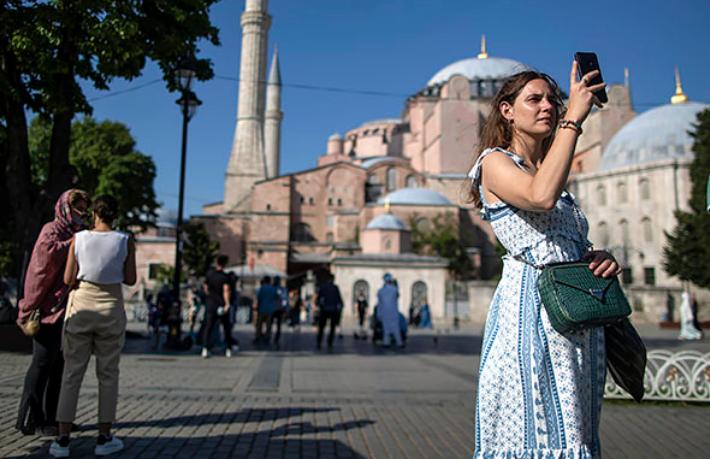 Büyükelçilikten açıklama... Yeni koronavirüs tedbirleri Rus turistleri nasıl etkileyecek?