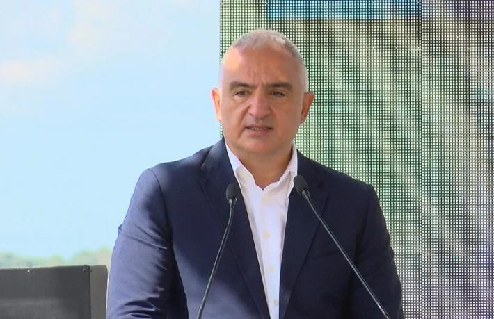 Bakan Ersoy: Tahminen 17 milyon turist sayısını yakaladık