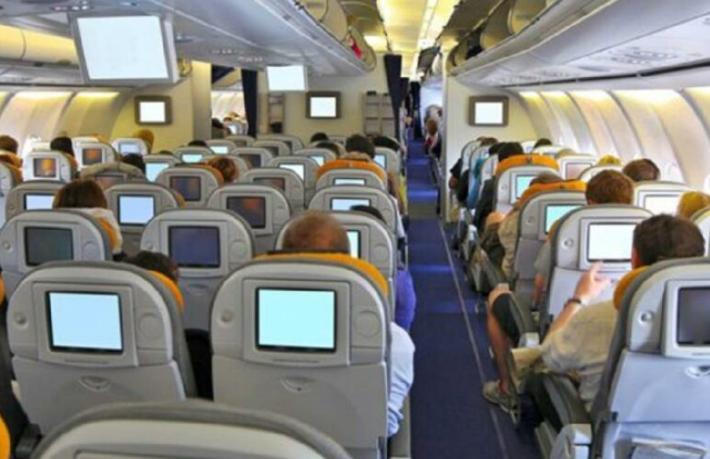 Moskova-Antalya uçağında ortalık karıştı!