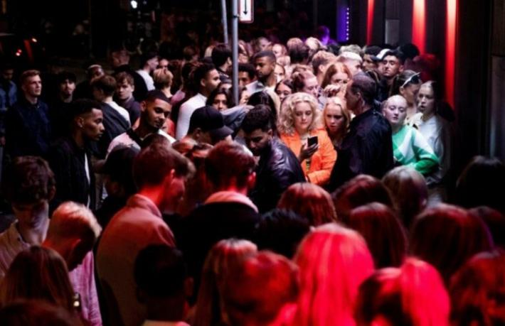 Tüm corona virüs önlemlerini kaldırıyor... Pandemi öncesi döneme geçiş yapan ilk AB ülkesi oldu