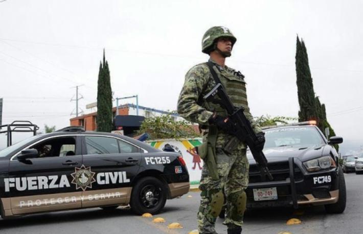 Çete otel basıp 20 kişiyi kaçırdı