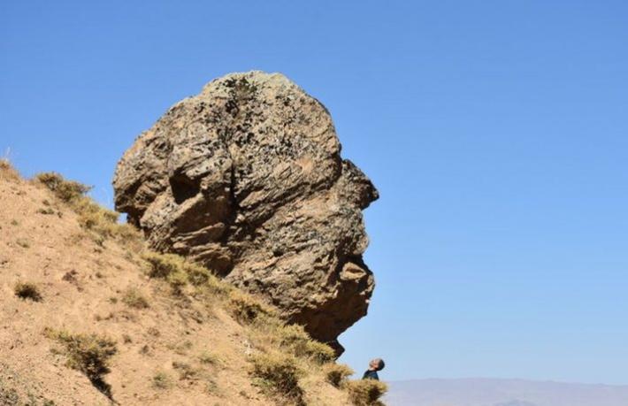 ‘Ovaya Bakan Adam’ kayası turizme kazandırılacak