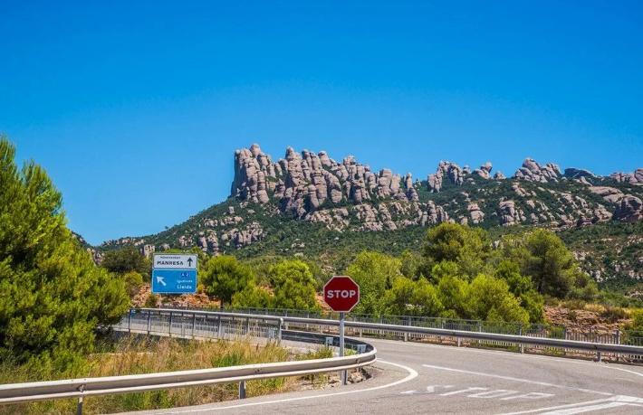 Ayda 607 bin kazanmayan turistik adaya giremez