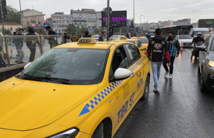 Polislerden Arap turist kılığında taksi denetimi