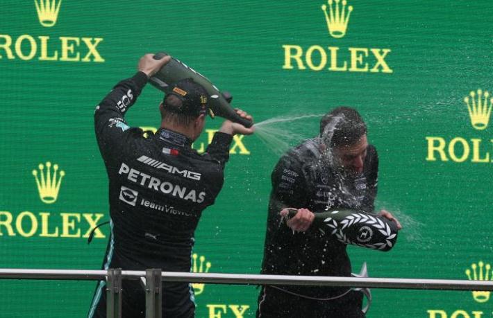 Geçen yıl gazozlu kutlama olay olmuştu... Formula 1'de bu kez şampanyalı kutlama