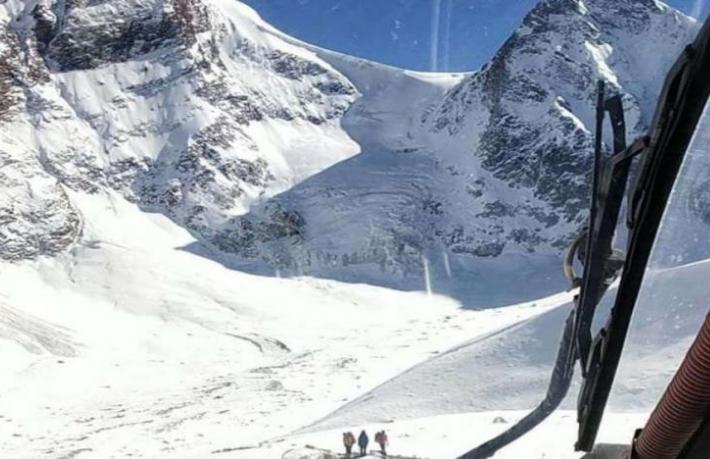 Hindistan'da dağ geçidinde kaybolan 11 turist hayatını kaybetti