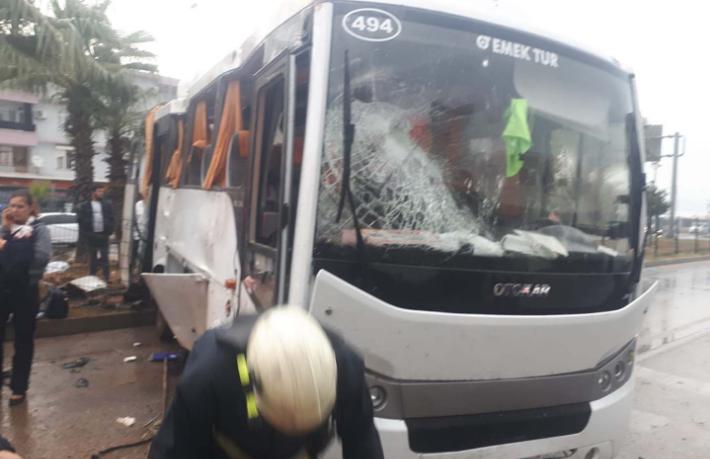 Antalya'da tur midibüsü devrildi: 8 turist yaralı