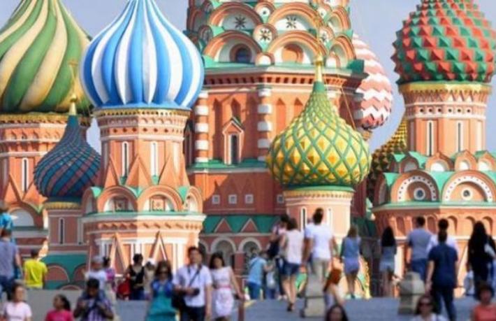 Her 72 saatte bir test şartı caydırdı.. Yabancılar Rusya turlarını iptal ediyor

 