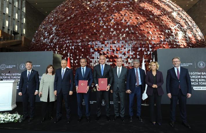 Turizmde iş garantili eğitim… Otellerde mesleki eğitim merkezleri kurulacak