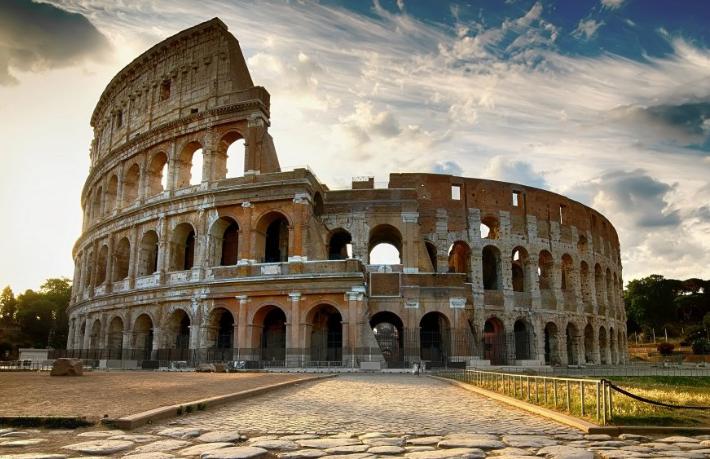 Kolezyum'a kaçak giren iki turiste 800 Euro ceza