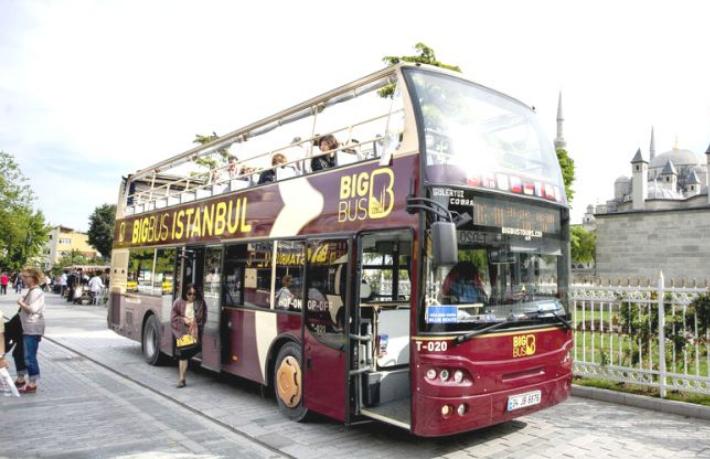 İstanbul Büyükşehir Belediyesi turist hattına şoför ve hostes alacak