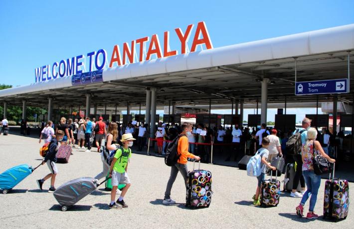 Limak ve Fransız Vinci'den Antalya Havalimanı hamlesi