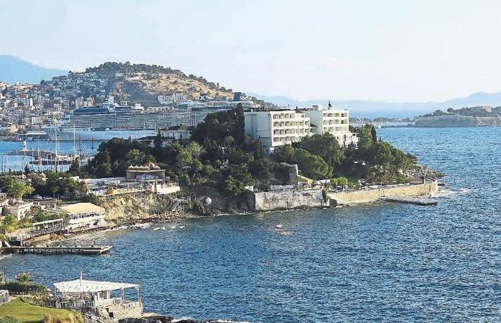 İcradan satılmaktan son anda kurtulmuştu... Kısmet Otel'de ilginç gelişmeler