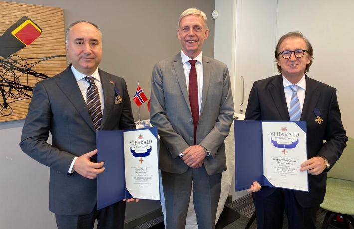 Turizmci Burak Tonbul ve Nüvit Özkan’a Kraliyet Nişanı