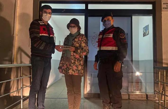 Turist turisti soydu... Alman turist, Kırgızistanlı turistin çantasını çaldı