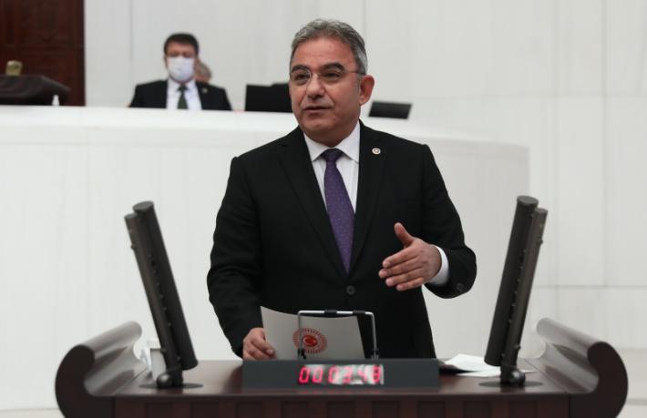 Pembe tablo gerçek değil... Bakan Ersoy masal anlatıyor