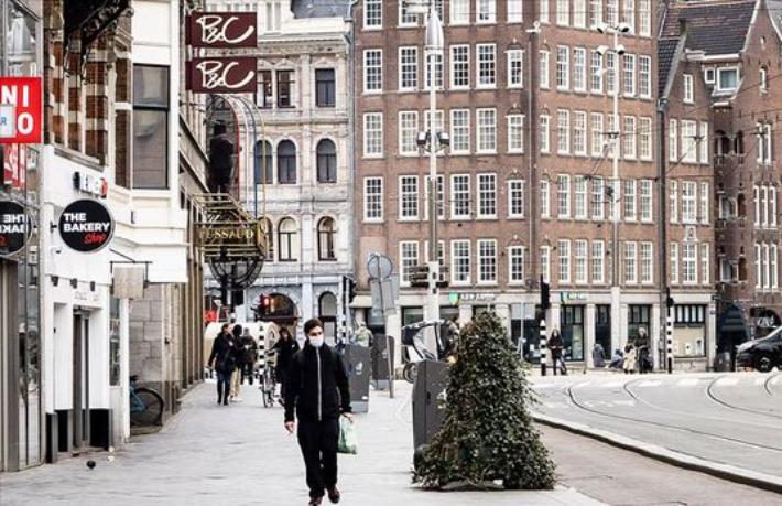 Hollanda kısmi kapanmayı uzattı