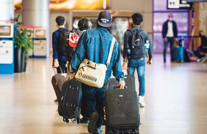 Yabancı turistlerin ülkeye giriş yasağını uzattı