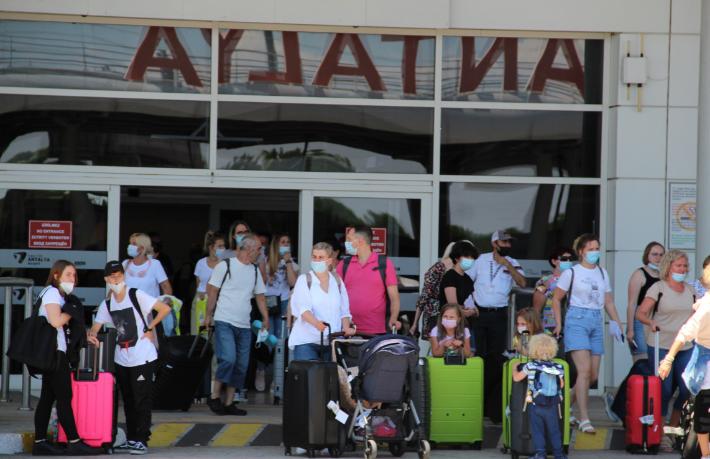 Antalya'ya 2021'de ne kadar turist geldi?