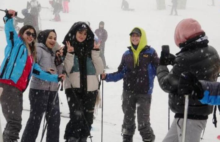 Eski günlerine geri döndü... Uludağ yılbaşında 85 bin turist ağırladı