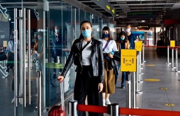 İngiltere’ye gelen yolcular için PCR testi zorunluluğu kaldırıldı