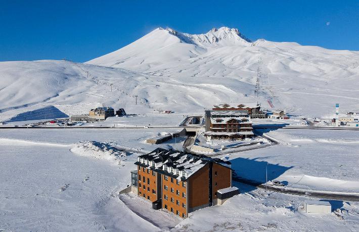 Erciyes’te 4 yeni otel hizmete girdi