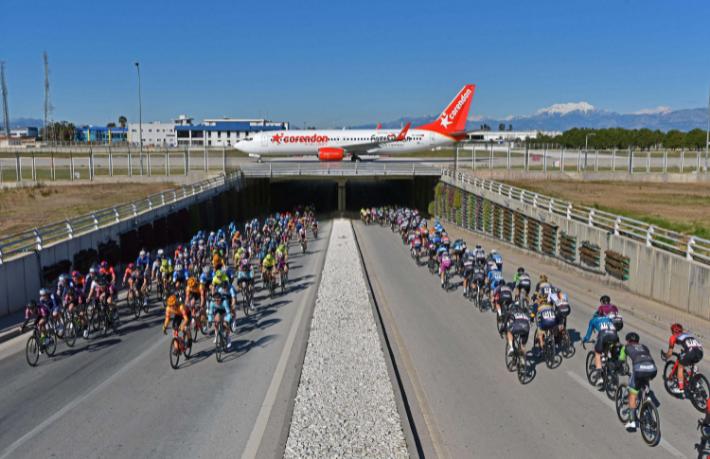 Corendon Airlines uçağı bir kez daha Tour of Antalya'nın simge fotoğrafında