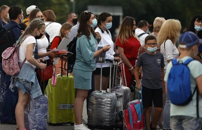 Antalya'da Ukraynalı ve Rus turistler kavga etti