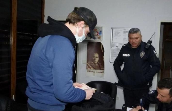 Rus turist otobüste unuttuğu 8 Bin Dolara yarım saatte kavuştu