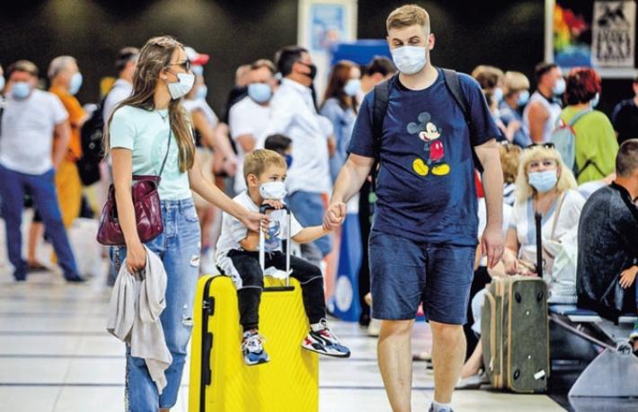 690 Rus turist Türkiye’den dönmeyi bekliyor
