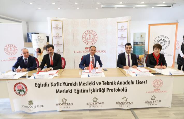 Side Star Hotels'ten turizm mesleki eğitimine destek hareketi