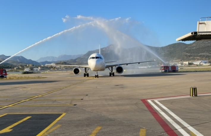 Litvanyalılar Türkiye sezonunu açtı... Get Jet ve Avion Express ilk turistleri getirdi