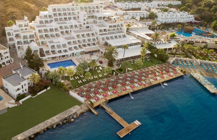 Bakan Ersoy’un işlettiği Voyage Bodrum yeni kiracısını arıyor