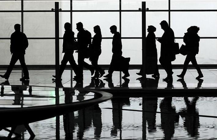 ABD uçak seyahatlerinde Covid-19 testi yaptırma zorunluluğunu kaldırıyor