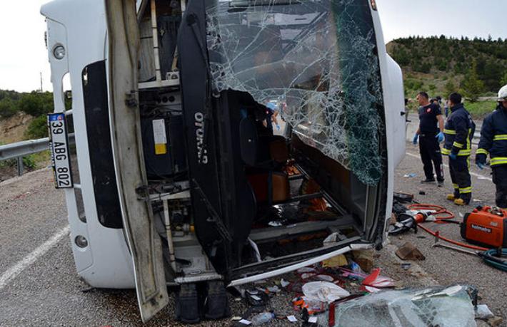 Tur otobüsü kazası... 1 turist hayatını kaybetti, 22 yaralı