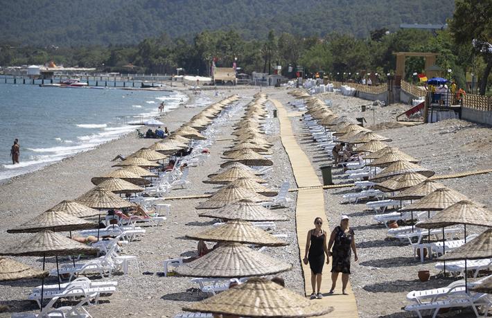 Bakanlık Antalya'da iki halk plajı açtı