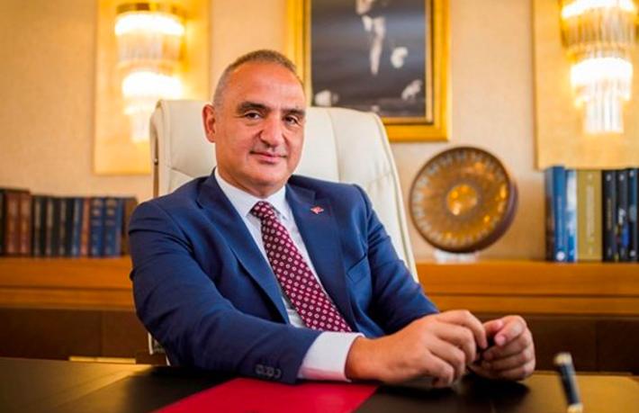 Bakan Ersoy: Her saat 10 bin turist geliyor