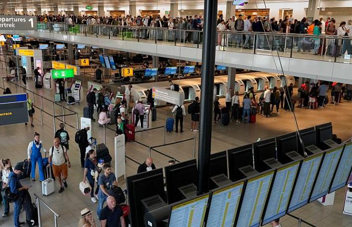 Havaalanlarında neden kaos yaşanıyor?