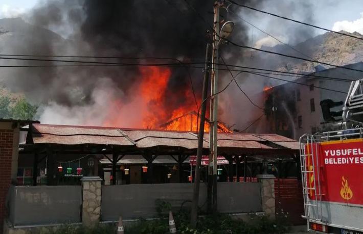 Otelde korkutan yangın