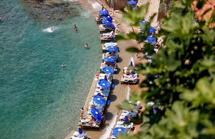 Adım atacak yer yok... Çıralı'da 30, Olimpos'ta 10 kat artış