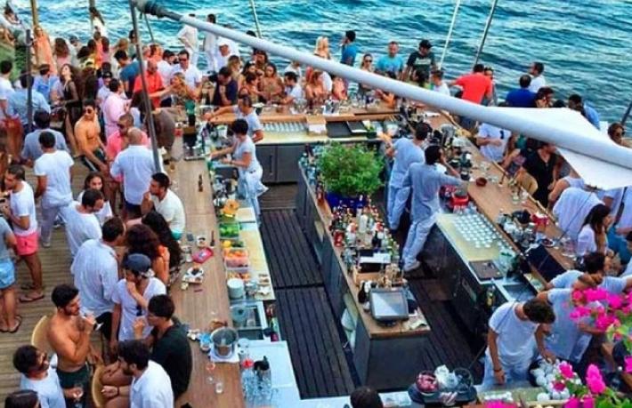 "Bodrum full, trafik kilit, bütün oteller tam kapasite!" goygoyculuğuna pek aldanmayın