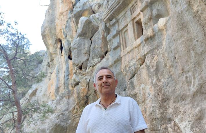 Antalya’da kendisini saklamış ‘Likya Kaya Mezarları’ ilgi çekiyor