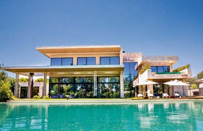 İlk misafirleri dünyaca ünlü sinema yıldızları ve celebrity'ler oldu... Palazzo Mansions hizmete girdi