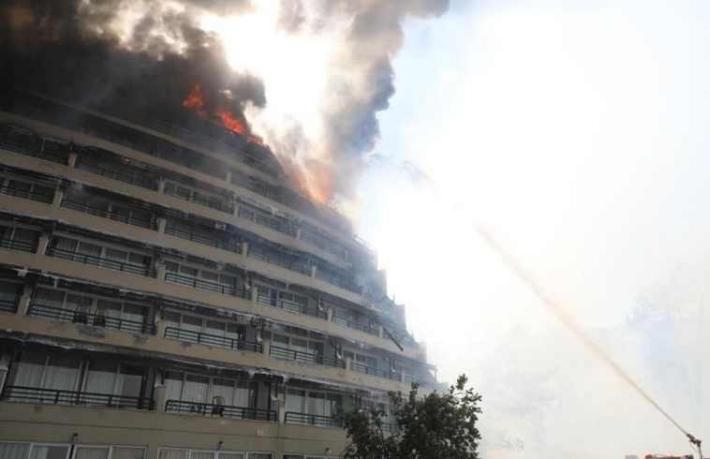 Marmaris'te orman yangını... Alevler otele sıçradı