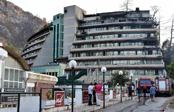 Uygulama Oteli alevlere teslim oldu… Otelin müdürü o anları anlattı