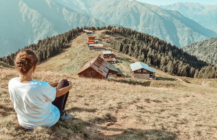 Hürriyet yazarı da isyan etti.. Trabzon ve Rize yaylaları turizm adı altında yağmalanıyor